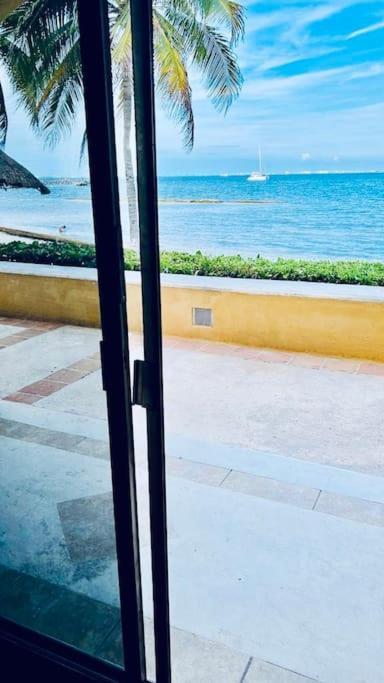 Punta Me Apartment Beach Front In The Hotel & Waterpark แคนคูน ภายนอก รูปภาพ