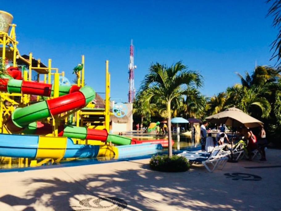 Punta Me Apartment Beach Front In The Hotel & Waterpark แคนคูน ภายนอก รูปภาพ
